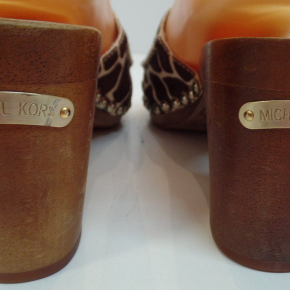 Michael  Kors Nailhead Trim Calf Hair Wood Heels Bold Stitching Mules Clogs Sz 8 - Picture 11 of 15